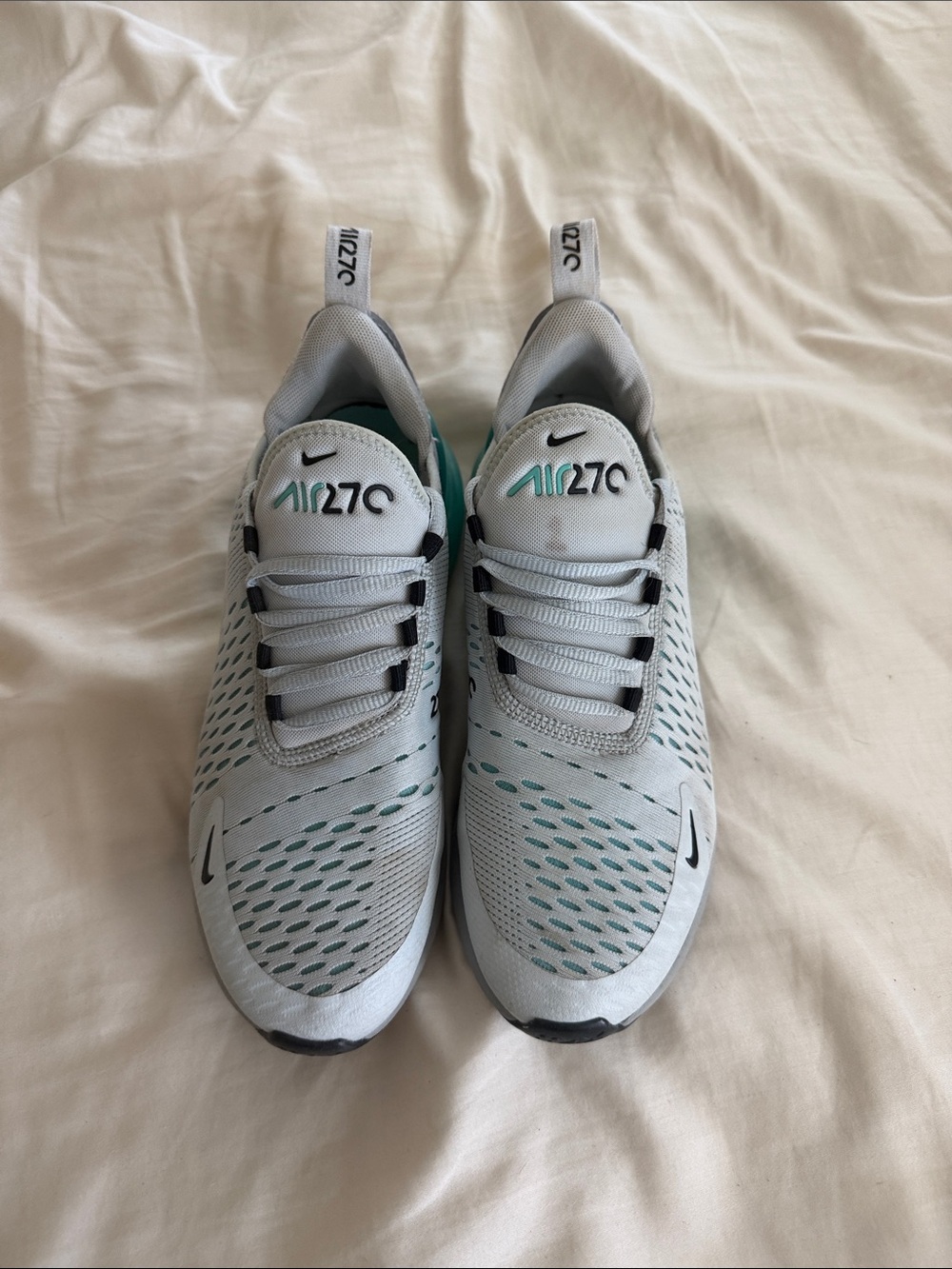 Nike Air270 Light Gray with Teal Accent Running Shoes